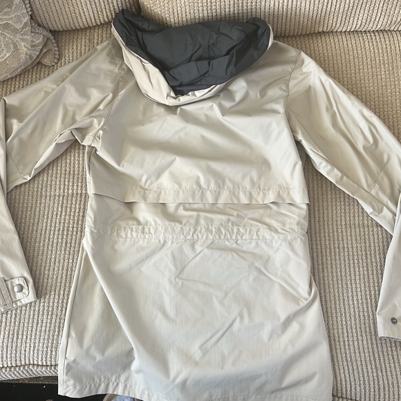 Columbia Women’s Shine Struck II Waterproof RAIN Mid Hooded Jacket 2017 - Picture 6 of 7